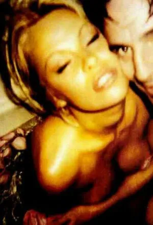 Pamela Anderson / mepamelaanderson / pamelaanderson фото голая #0372