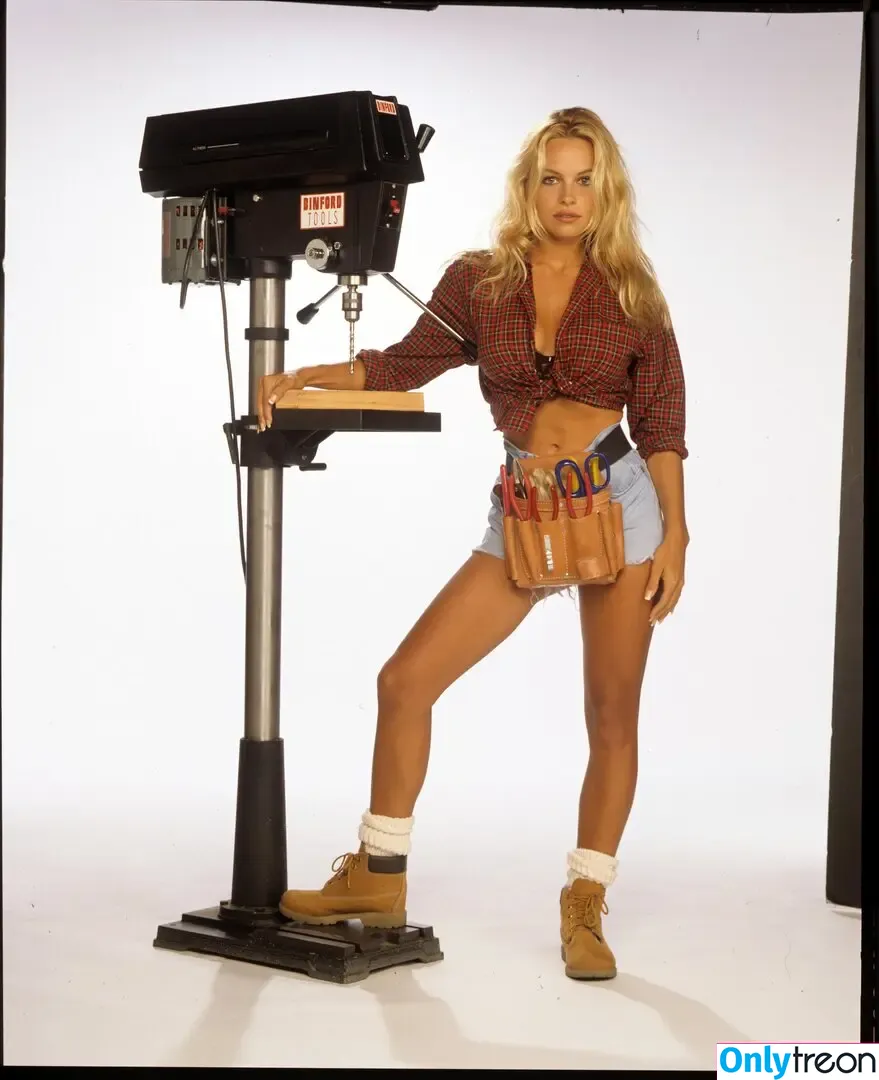 Pamela Anderson nude photo #0911 (mepamelaanderson / pamelaanderson)