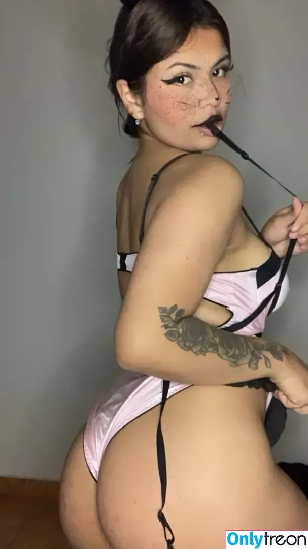 Paola Giovanna nude photo #0016 (giannapp05 / paolagiovannaa)