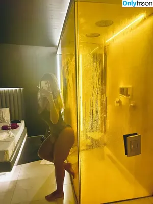 Paola Mello / paollaml nude photo #0006