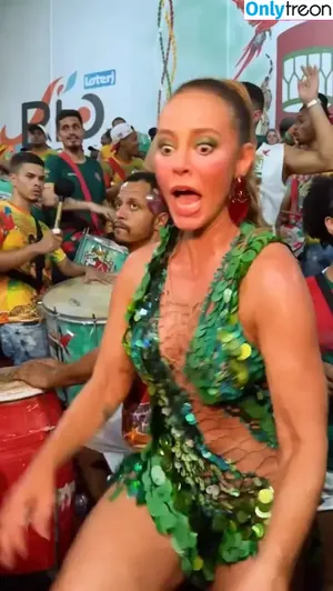 Paolla Oliveira / paollaoliveirareal / paulinhamissbumbum nude photo #1338