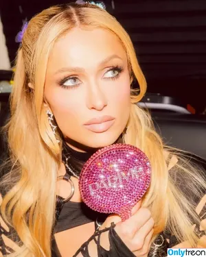 Paris Hilton / parishilton nude photo #2144
