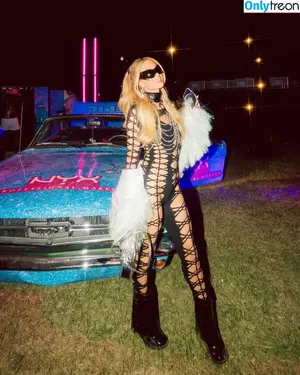 Paris Hilton / parishilton nude photo #2152