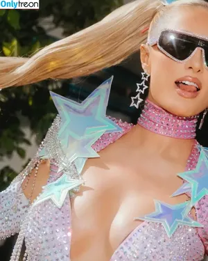 Paris Hilton / parishilton nude photo #2197