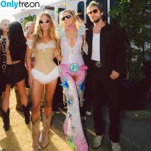 Paris Hilton / parishilton nude photo #2212