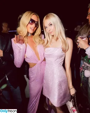 Paris Hilton / parishilton nude photo #2215