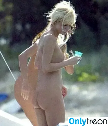 Paris Hilton nude photo #2074 (parishilton)