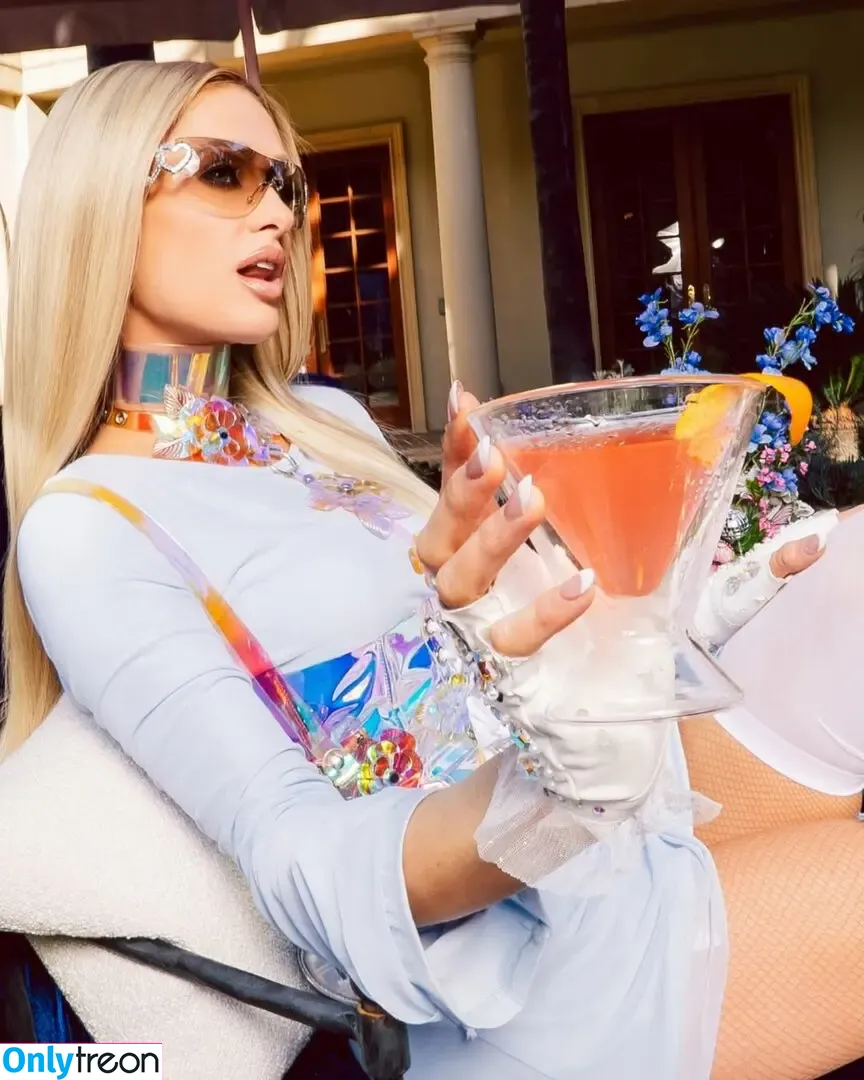 Paris Hilton nude photo #2105 (parishilton)