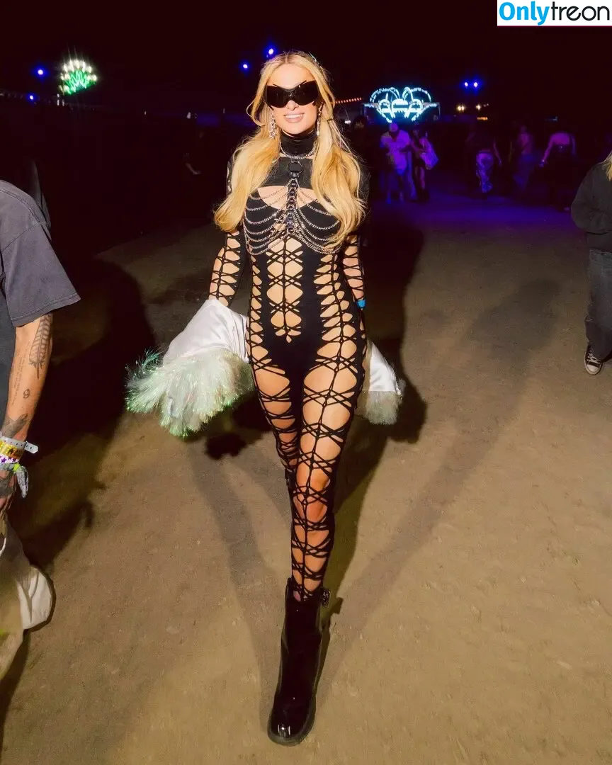 Paris Hilton nude photo #2159 (parishilton)
