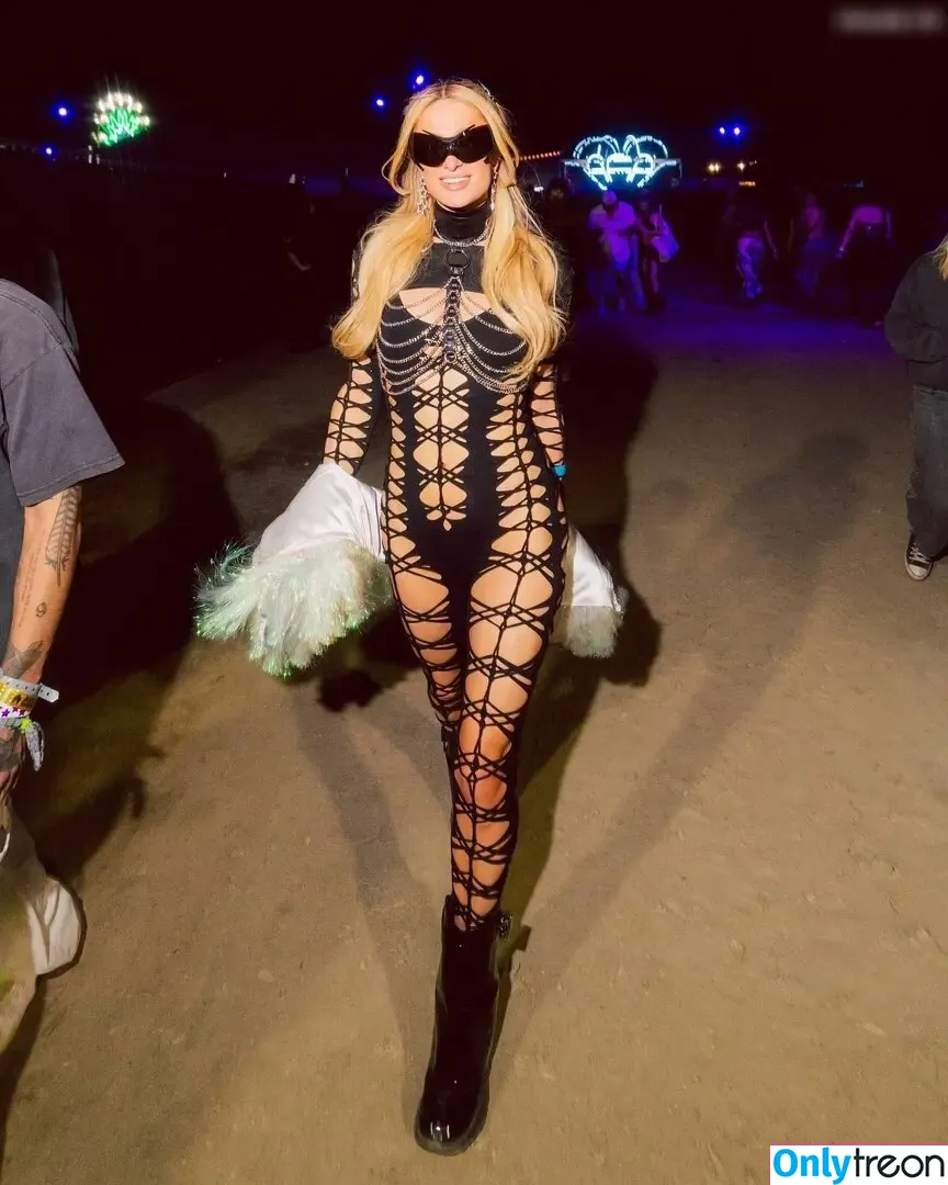 Paris Hilton nude photo #2173 (parishilton)