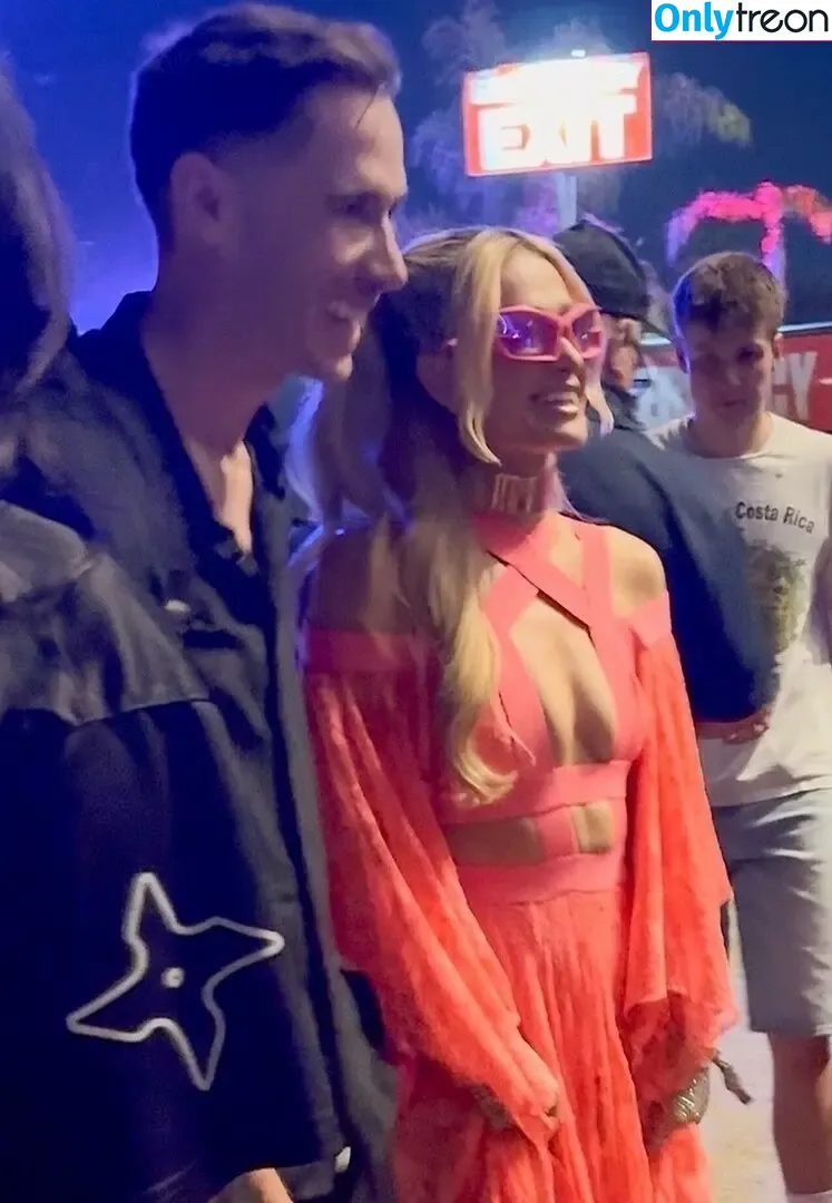 Paris Hilton nude photo #2182 (parishilton)