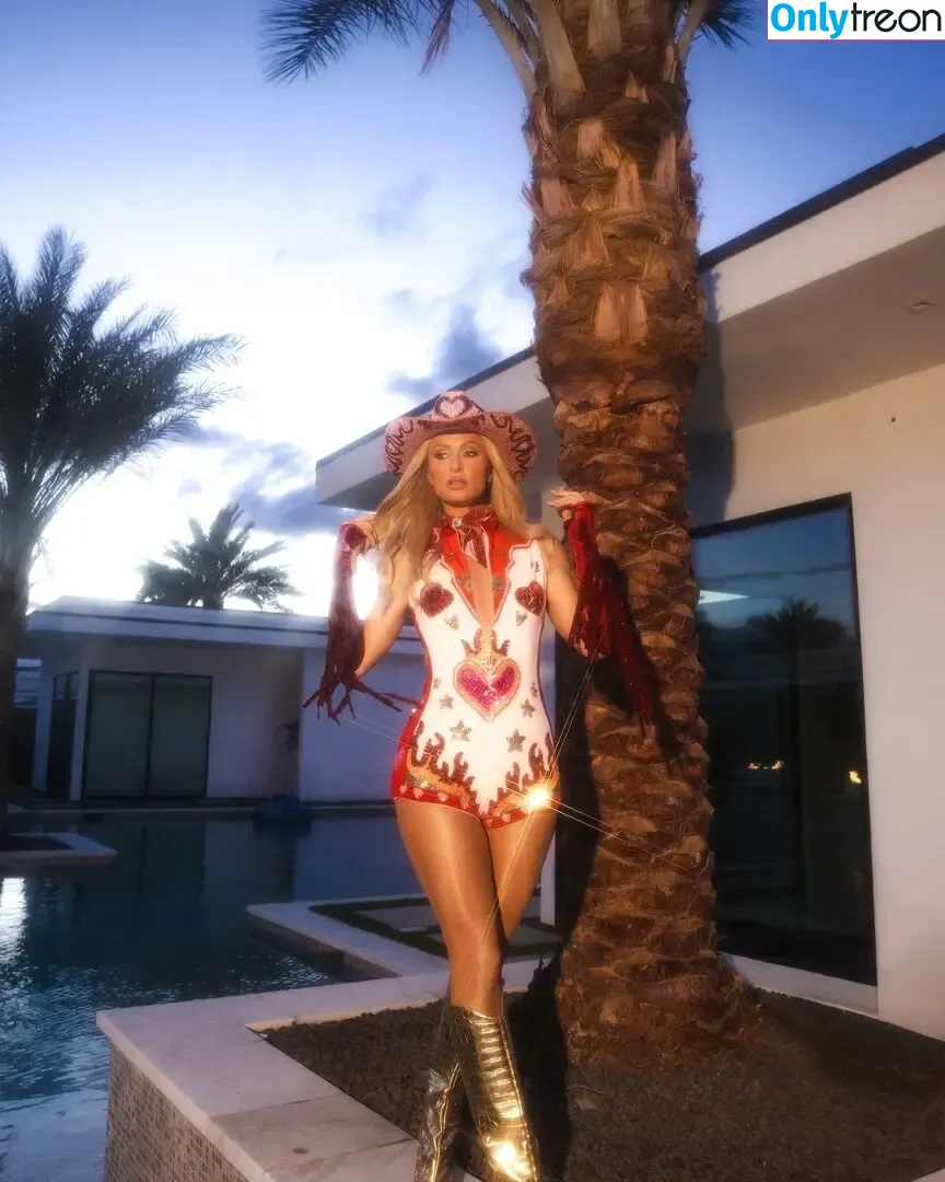 Paris Hilton nude photo #2210 (parishilton)