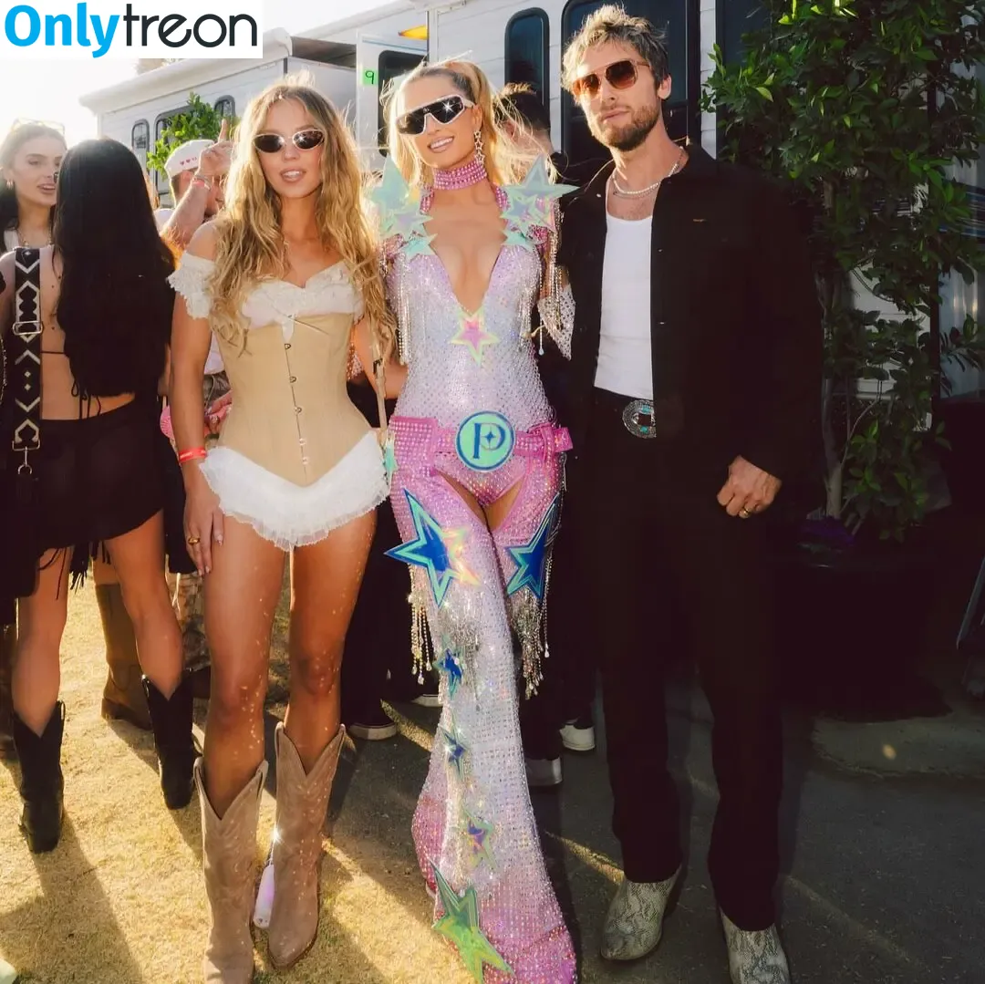 Paris Hilton nude photo #2212 (parishilton)