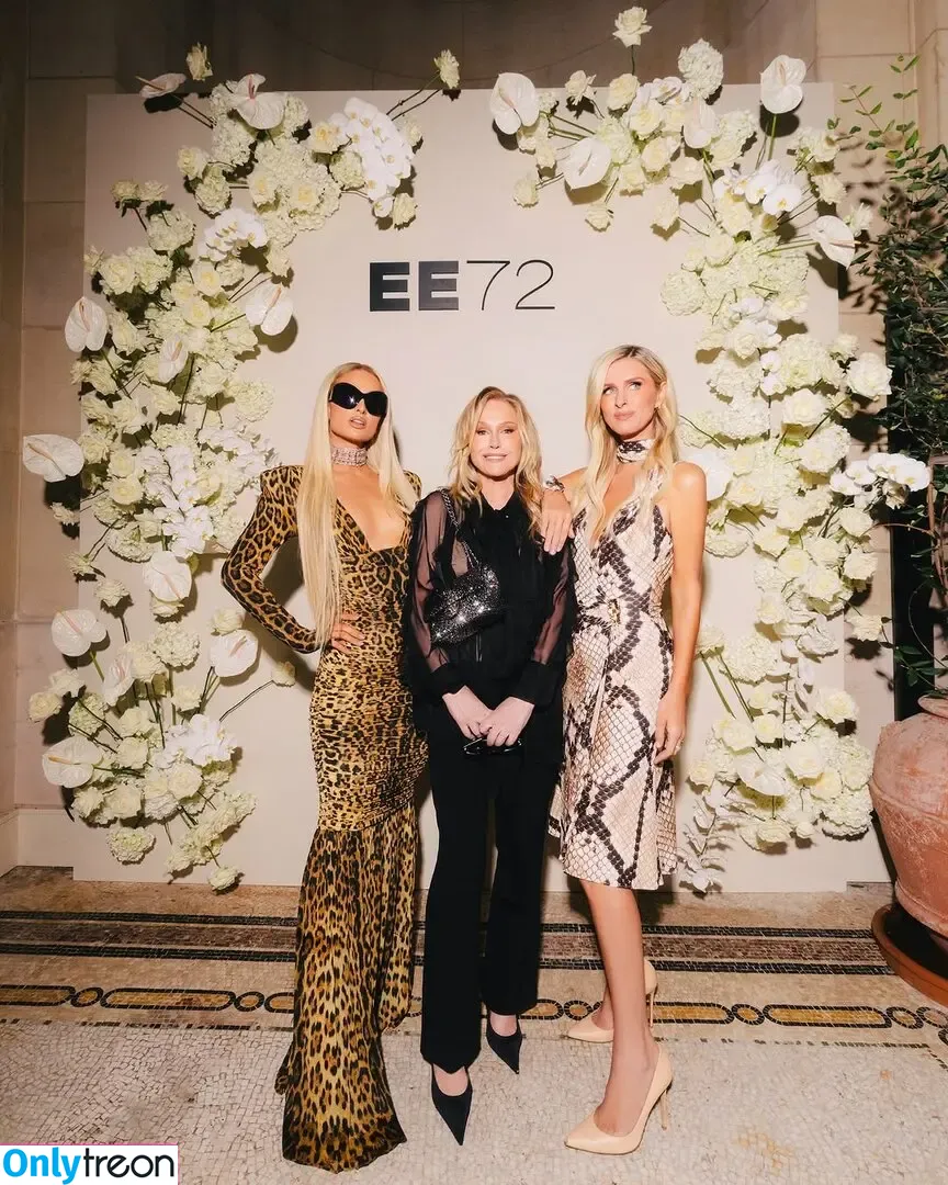 Paris Hilton голая photo #2413 (parishilton)