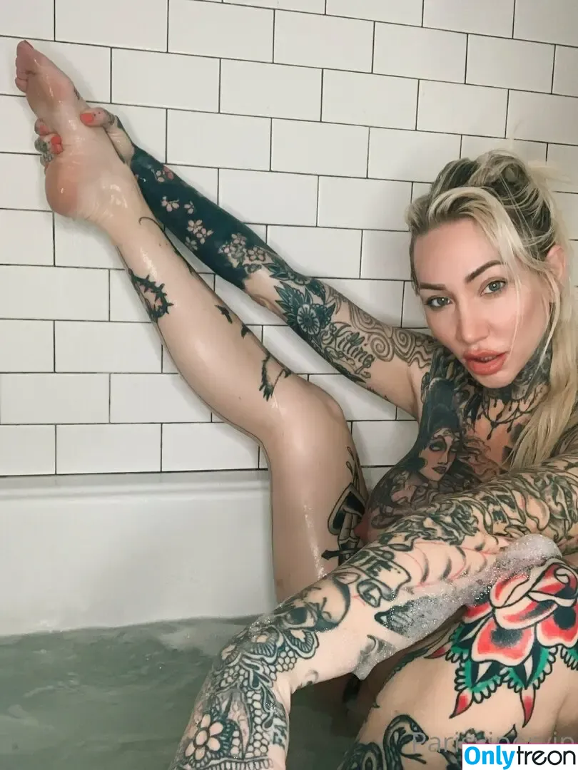 parisvipervip nude photo #0011 (theparisviper)