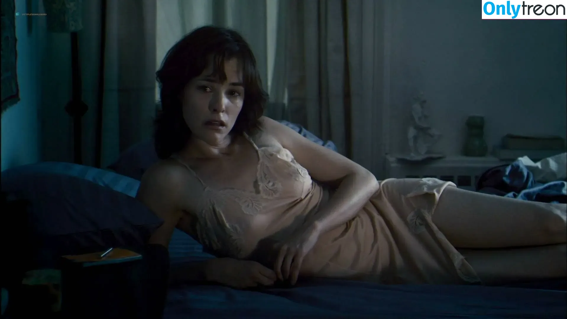 Parker Posey nude photo #0031 (itsparkerposey)