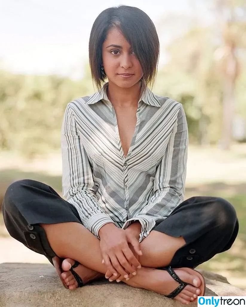 Parminder Nagra голая photo #0002 (parmindernagra)