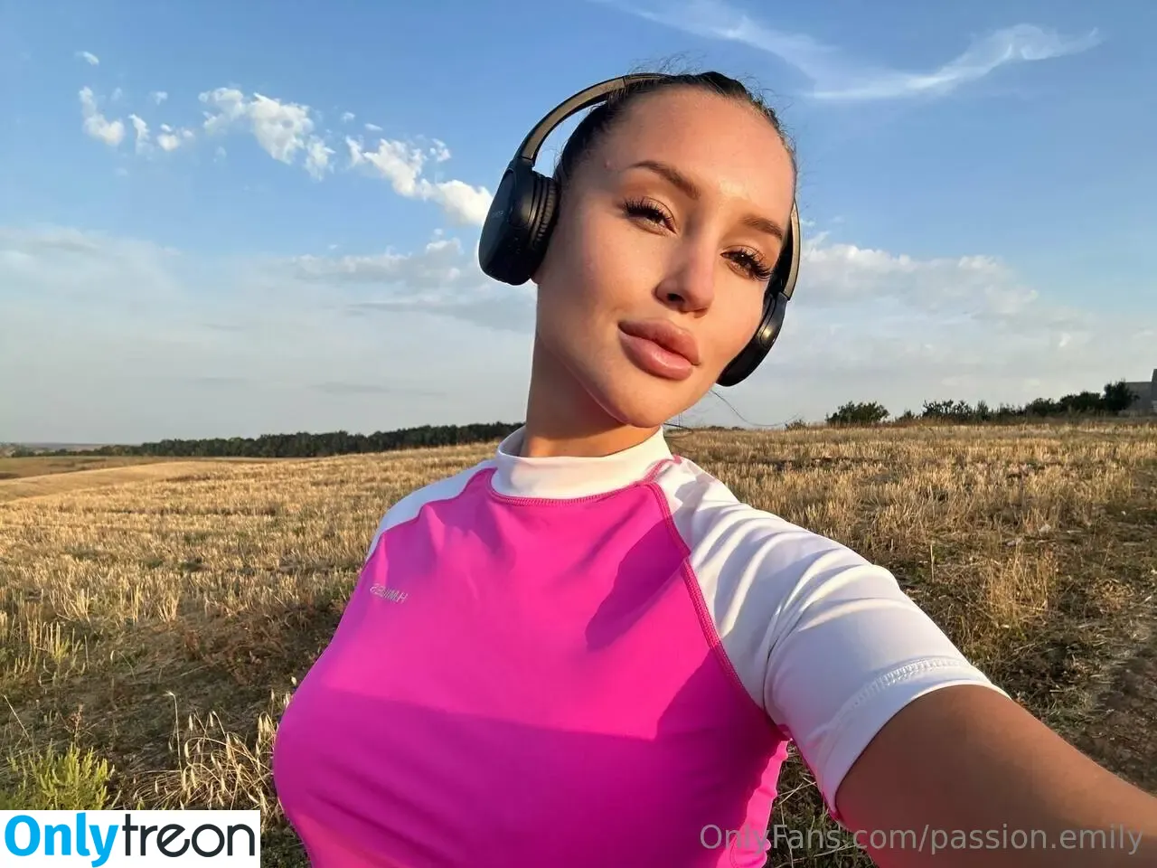 passion.emily голая photo #0060 (emilys_passion)