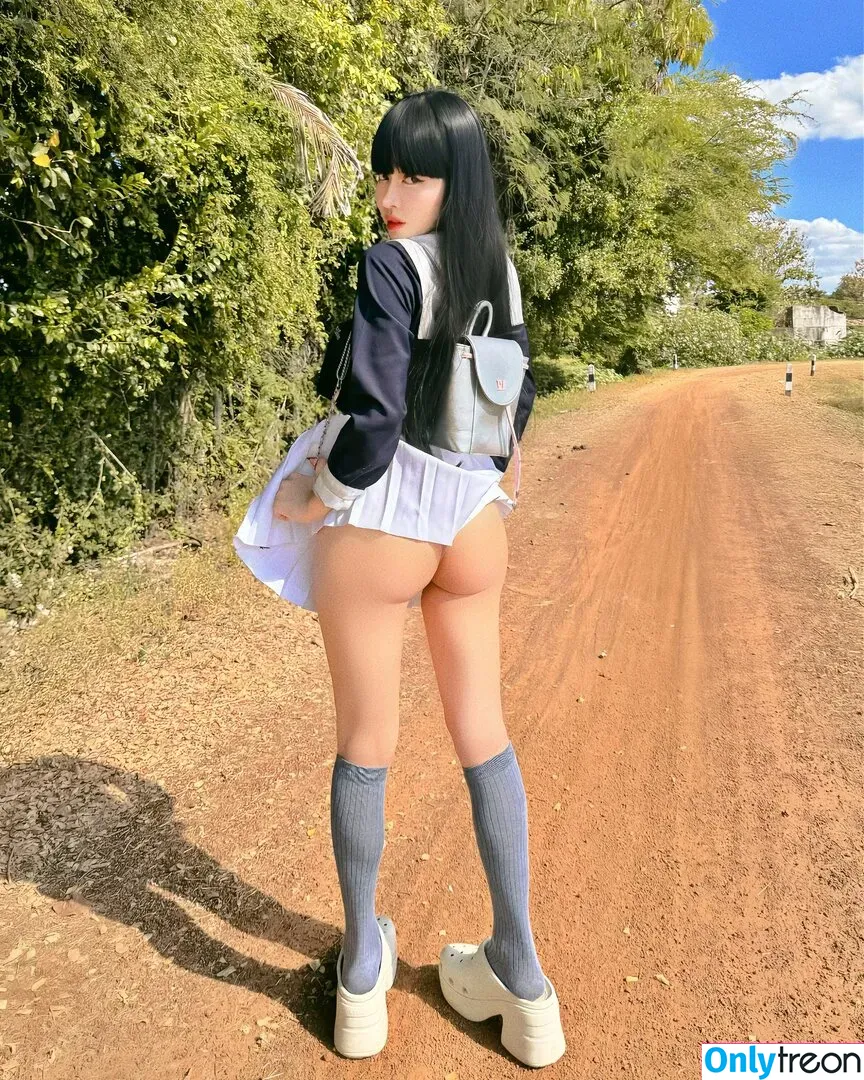 Pattaraporn nude photo #0135 (Rungsuksud / fon_pattrp / fonnnffonn)
