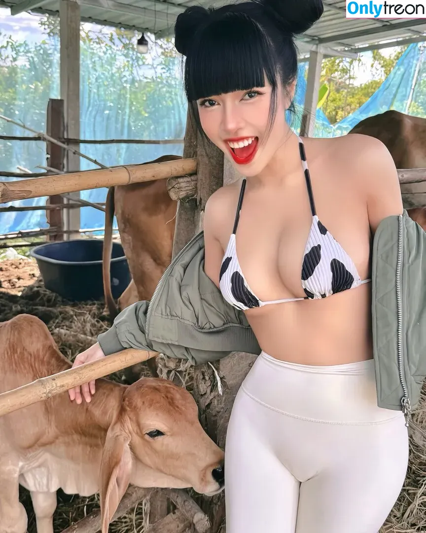Pattaraporn nude photo #0176 (Rungsuksud / fon_pattrp / fonnnffonn)