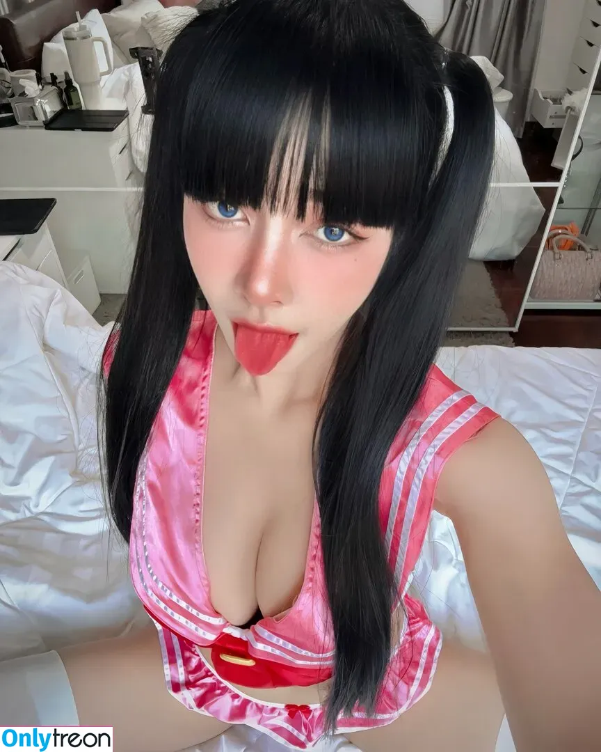 Pattaraporn nude photo #0184 (Rungsuksud / fon_pattrp / fonnnffonn)