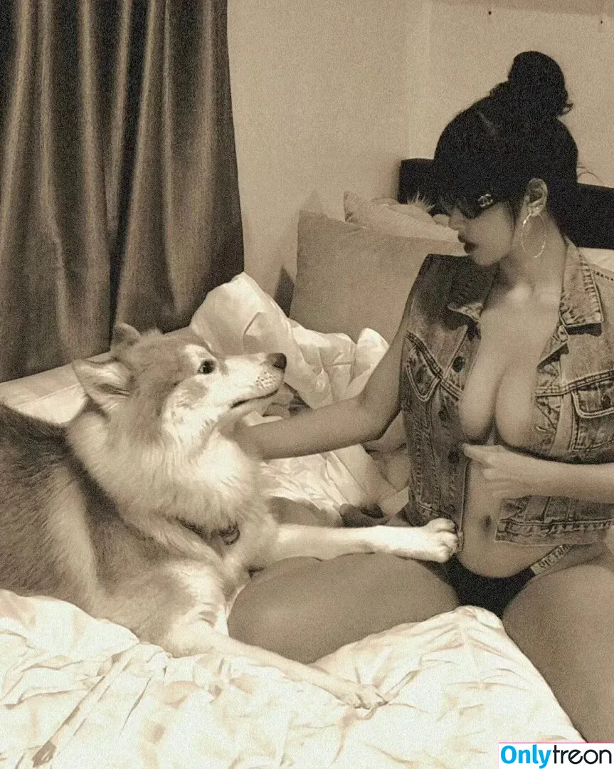 Pattaraporn nude photo #0203 (Rungsuksud / fon_pattrp / fonnnffonn)