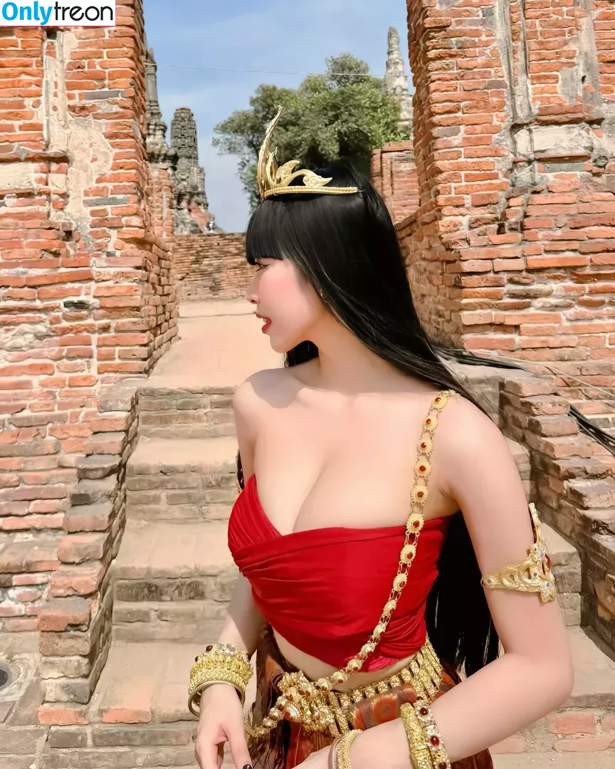 Pattaraporn nude photo #0304 (Rungsuksud / fon_pattrp / fonnnffonn)