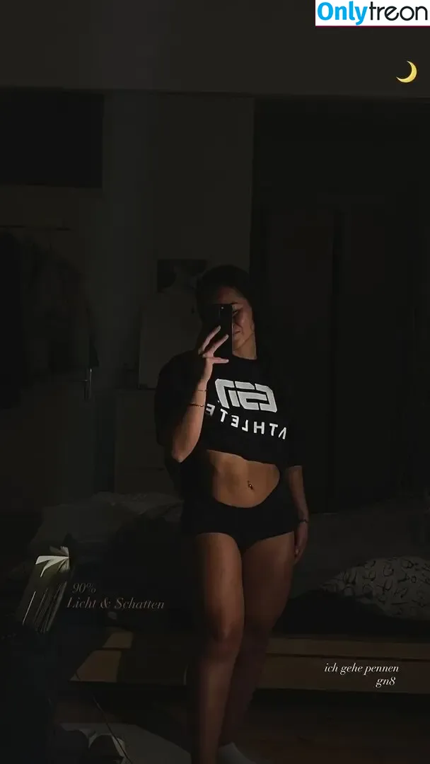 Paula Ahmadi nude photo #0001 (paula.ahmadi)