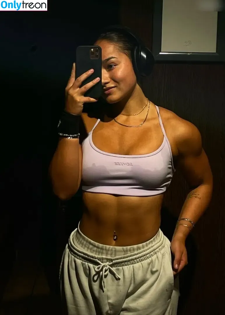 Paula Ahmadi nude photo #0010 (paula.ahmadi)
