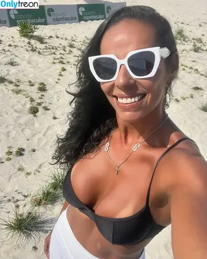 Paula Pequeno / paulapequeno / soypaulinita nude photo #0001