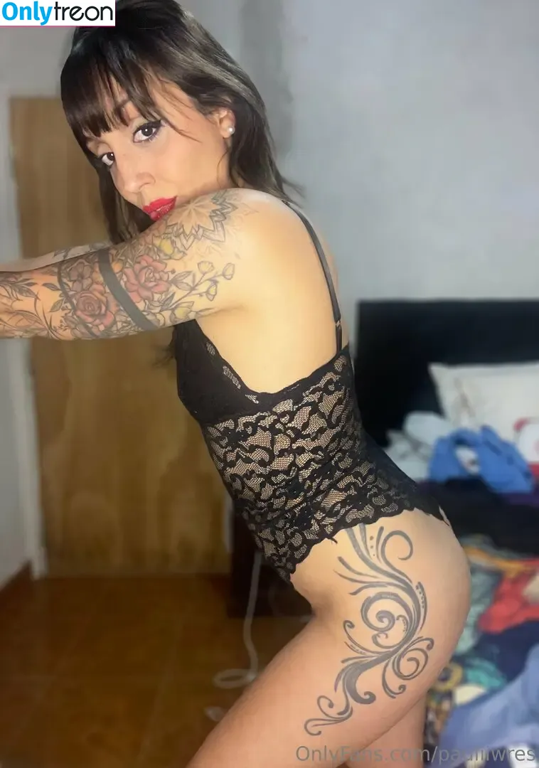 pauliiwres nude photo #0003 (pauliiwres)