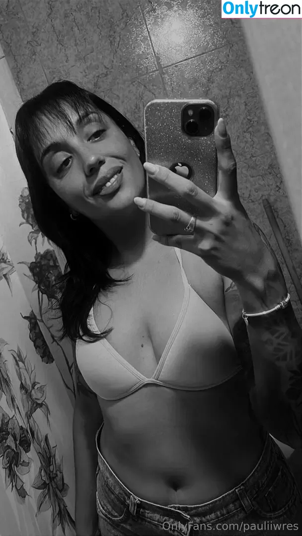 pauliiwres nude photo #0018 (pauliiwres)