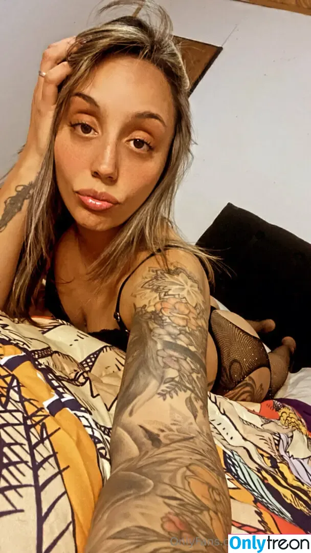 pauliiwres nude photo #0024 (pauliiwres)