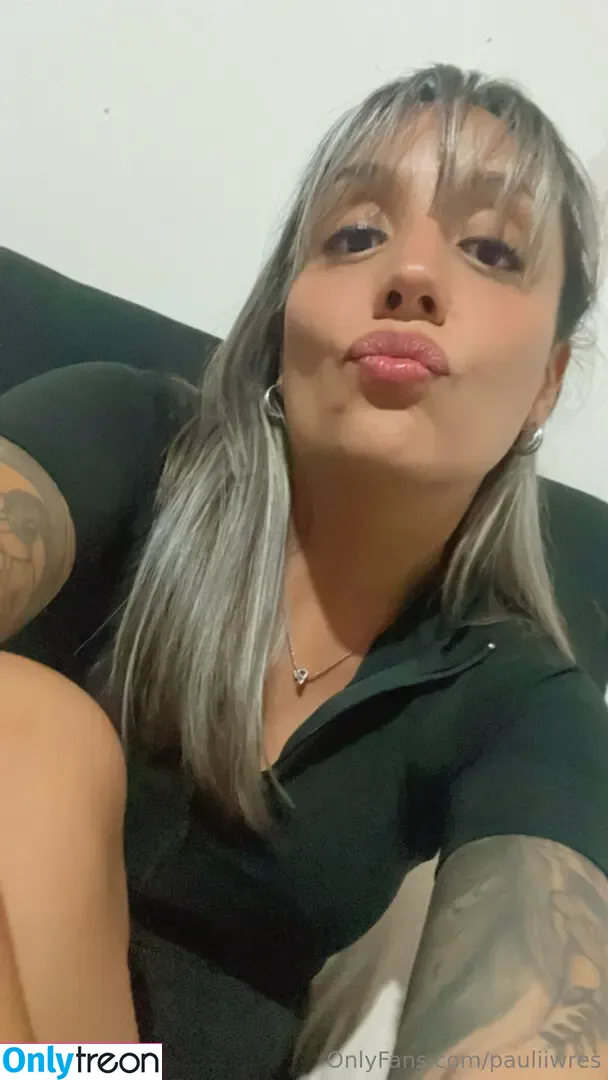 pauliiwres nude photo #0033 (pauliiwres)