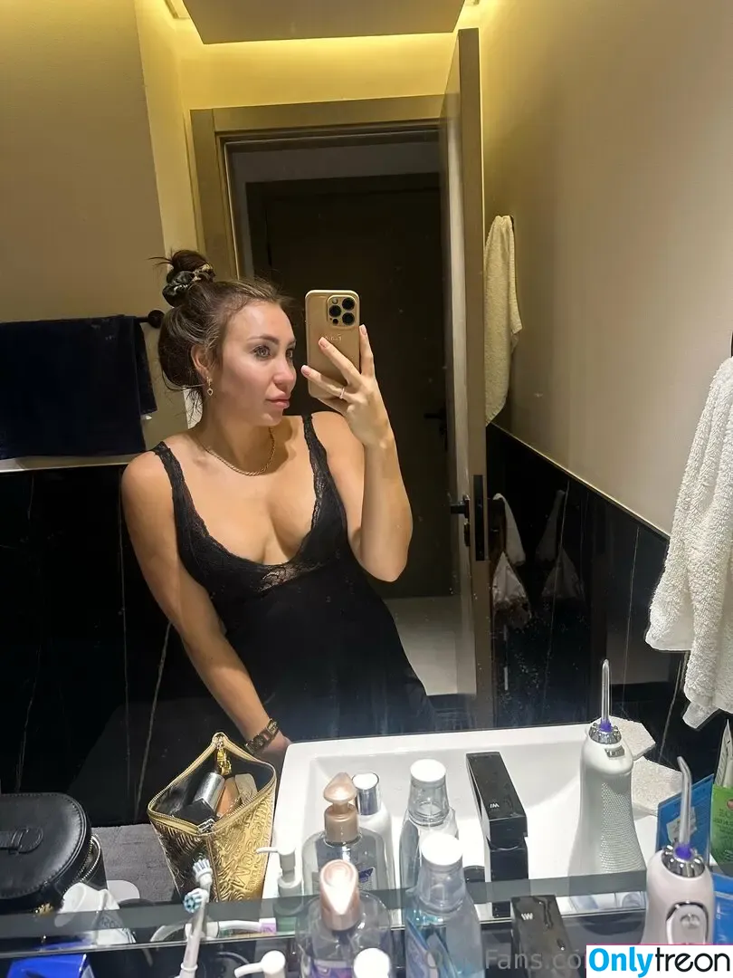 paulinak nude photo #0050 (paulinaknaak)