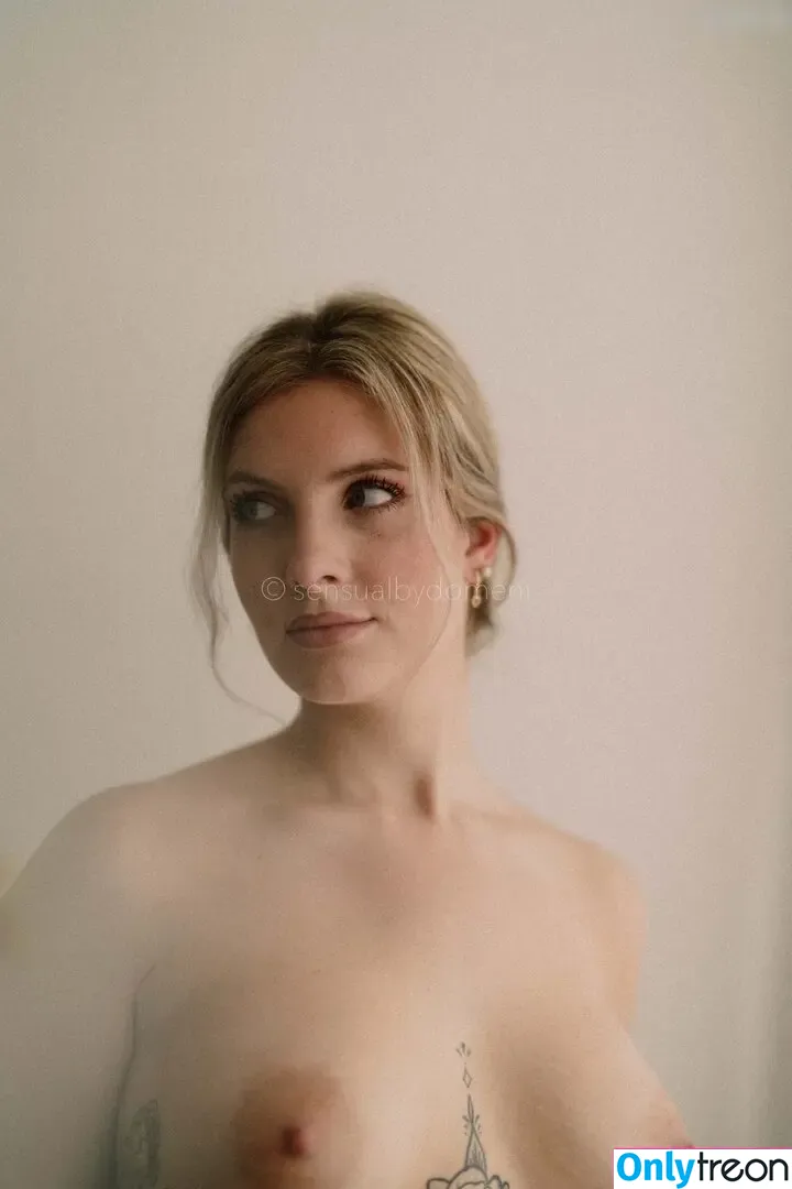 Pauline Caspari nude photo #0021 (paulinecaspari)