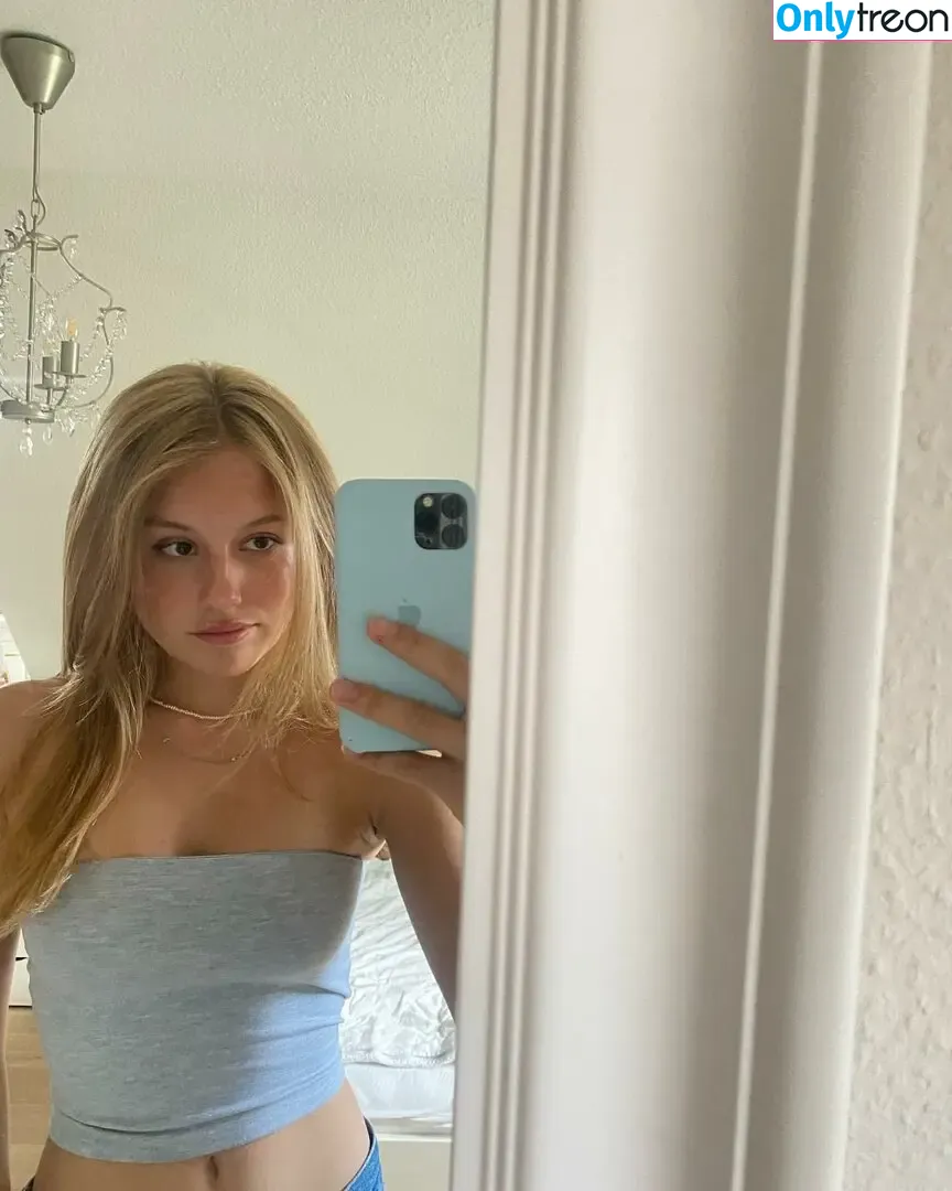 paulineemmaa nude photo #0004 (pauline.gck)