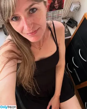 payingformydivorce / Instakat74 nude photo #0082