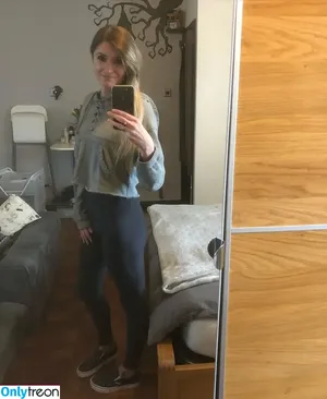 payingformydivorce / Instakat74 nude photo #0114