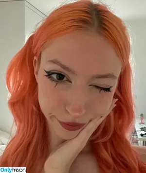 peacheepiee / peachiepiecream nude photo #0011