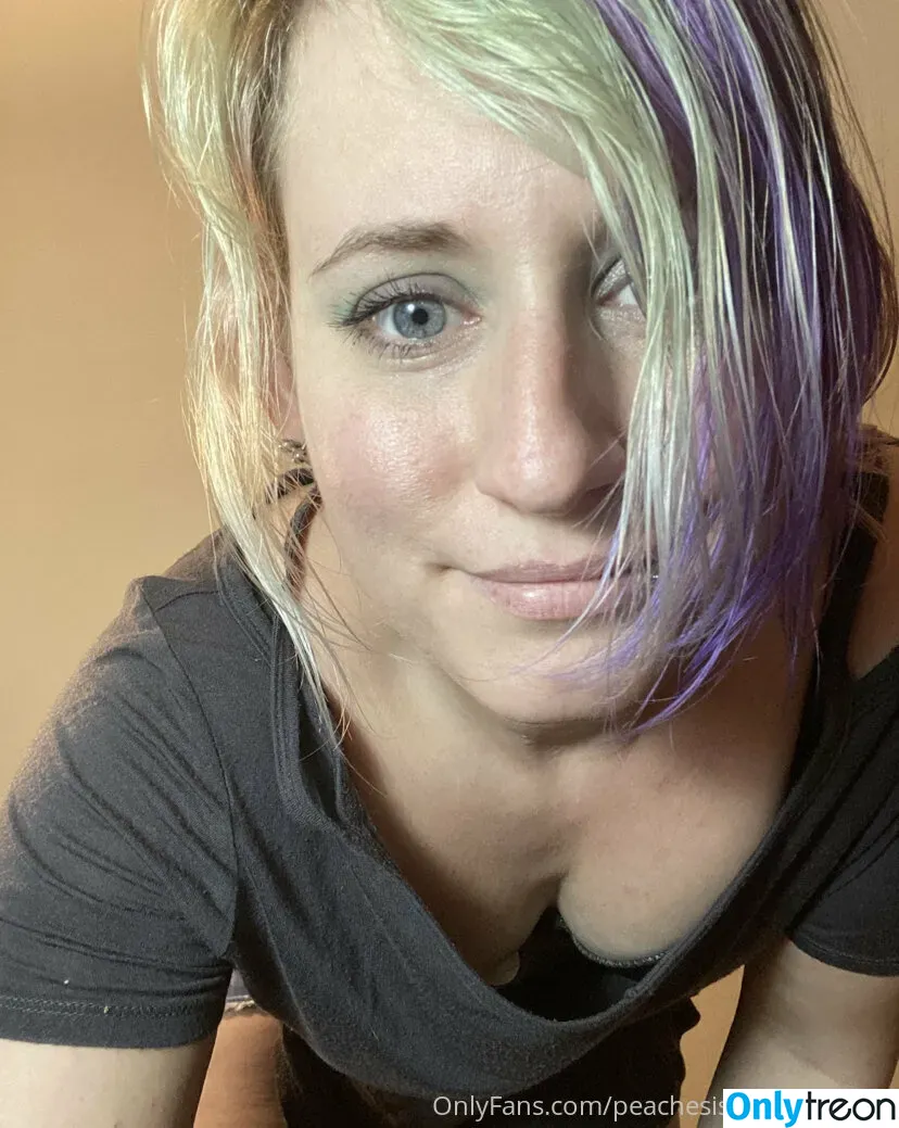 peachesisastonedfruit2 nude photo #0050 (peachesfuck_me)