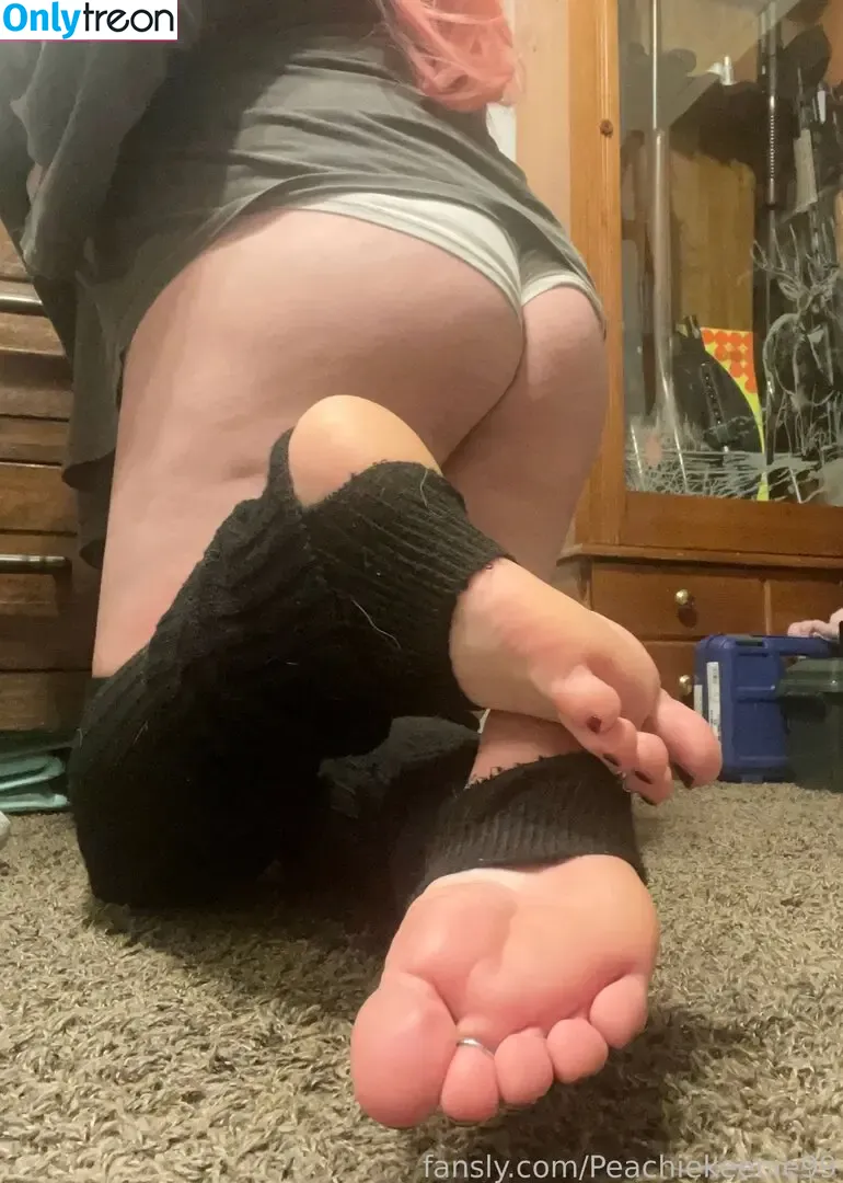 Peachiekeenie99 nude photo #0002 (peachykeen99)