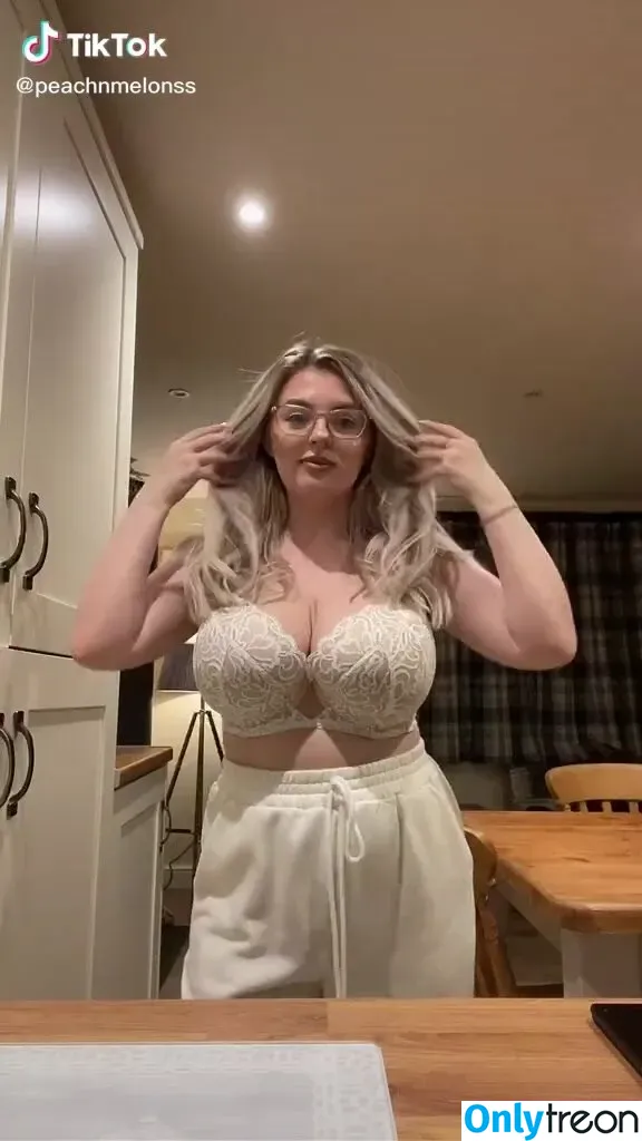 peachnmelons голая photo #0088 (peachnmelonsofficial)