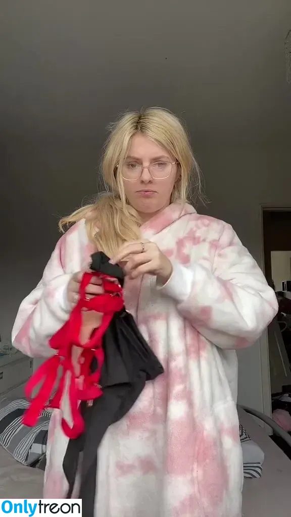 peachnmelons голая photo #0094 (peachnmelonsofficial)