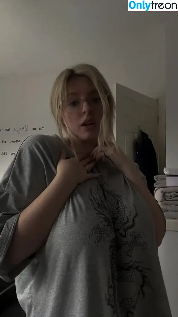 peachnmelons голая photo #0095 (peachnmelonsofficial)