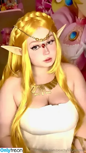 Peachykitticosplay nude photo #0020