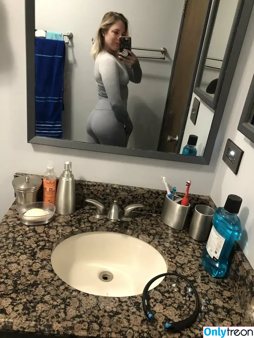 peachylanaxo nude photo #0022 (peachylanaxo)