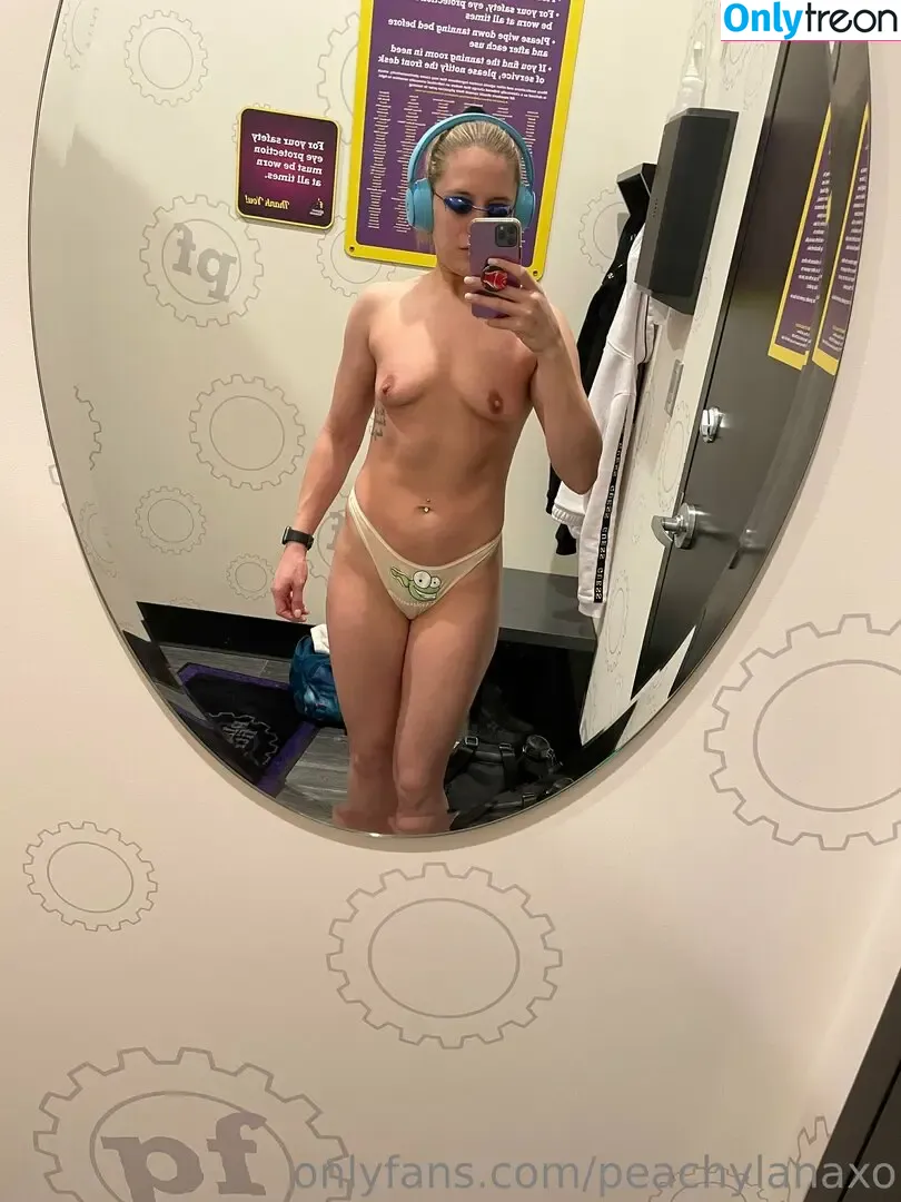 peachylanaxo nude photo #0154 (peachylanaxo)