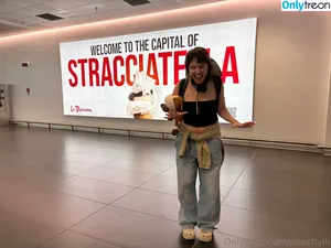 peachylii / peachllii nude photo #0011