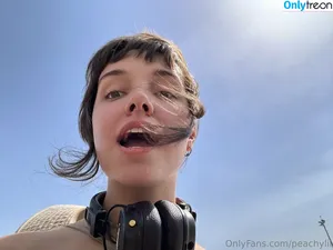 peachylii / peachllii nude photo #0012
